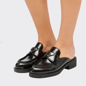 Brushed leather mules